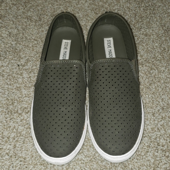 steve madden green slip ons